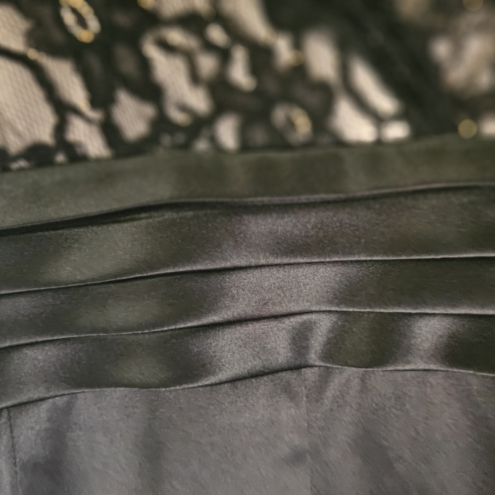 DRESSBARN COLLECTION Black Lace Overlay Sizeleevess Holiday Cocktail Dress 16 - Picture 7 of 8